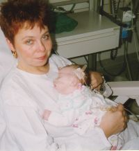 Anna mit Meningitis in der Kinderklinik Kln